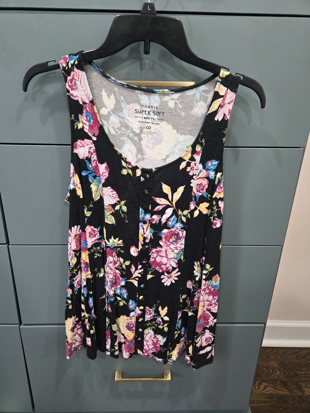 Torrid Black Floral Button-Front Tank Top